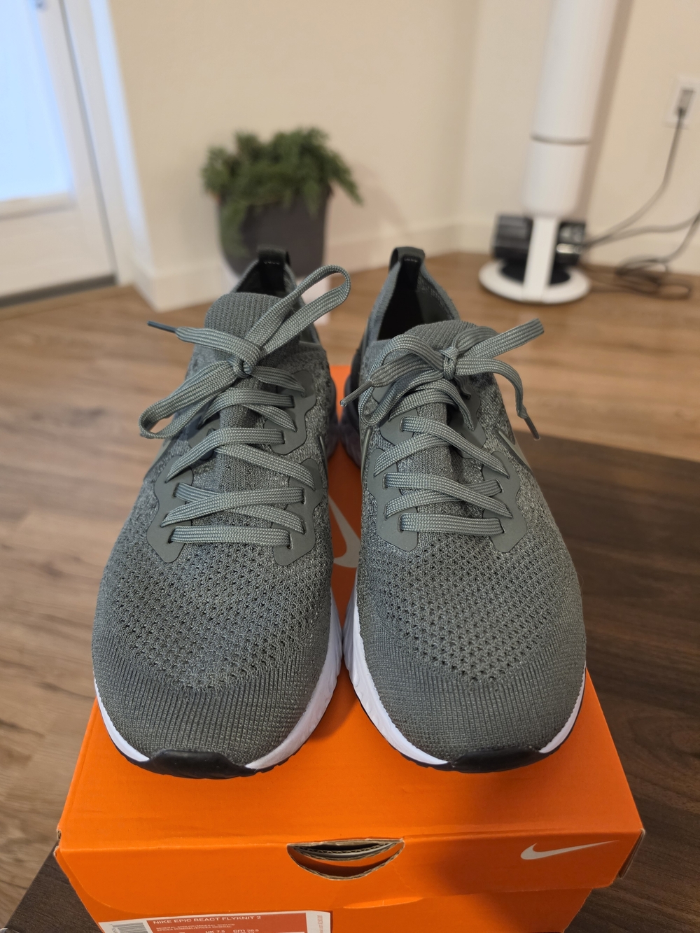 Nike React Flyknit 2 Running Shoes - Olive Green - Picture 2 of 6